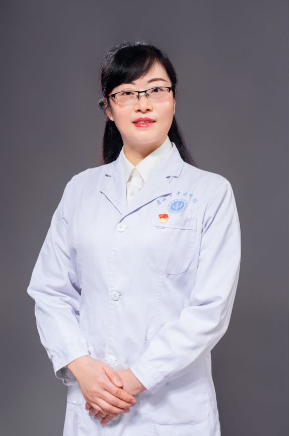 張玲.jpg
